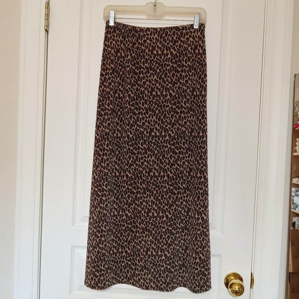 EZ Town Leopard Print pull on Maxi skirt, marked M, fits like a Small